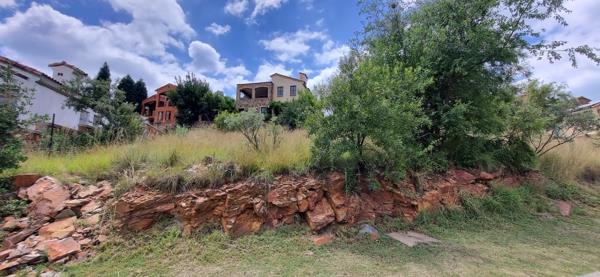 548 m² Land
