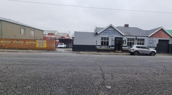 496  m² Commercial space