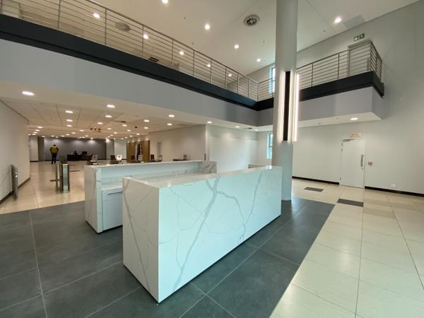 1 073 m² Commercial space
