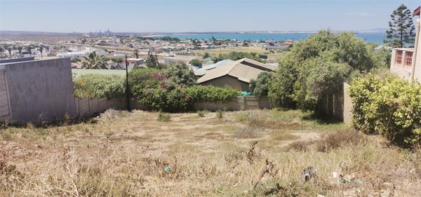 645 m² Land
