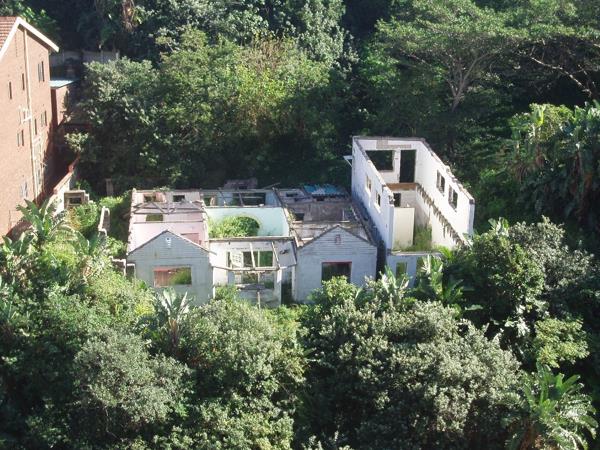 1 176 m² Land
