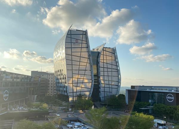 1 600 m² Commercial space