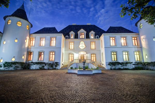 8 Bedroom House