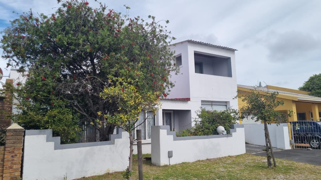 6 Bedroom House
