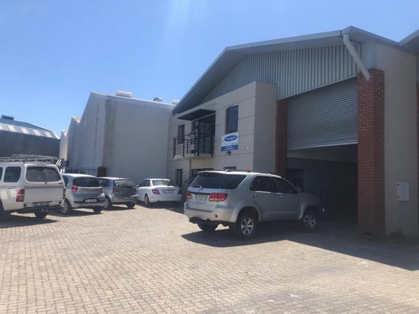 370  m² Industrial space