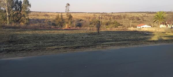 1 000 m² Land