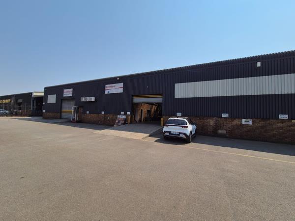 1 586  m² Industrial space