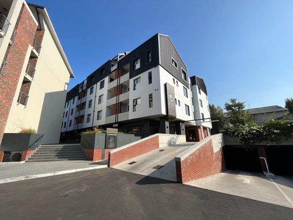 101  m² Retail Space