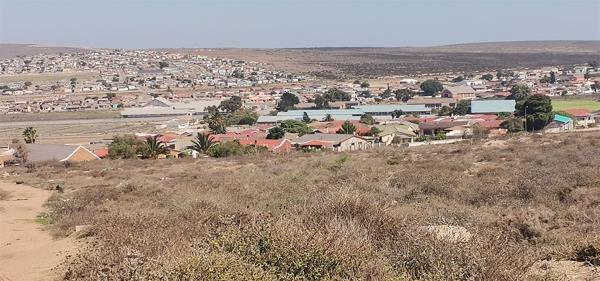 3 250 m² Land