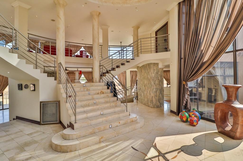 5 Bedroom House