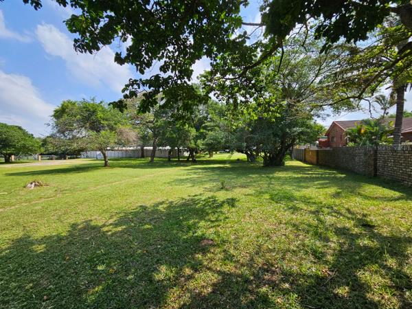 1 300 m² Land