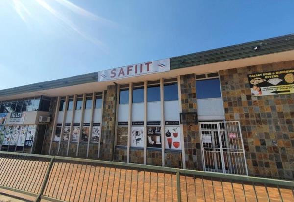 2 500 m² Commercial space