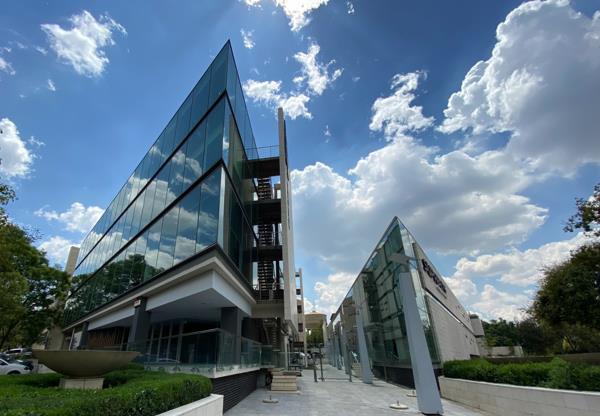 217  m² Commercial space