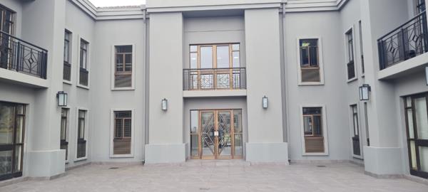 545 m² Office Space