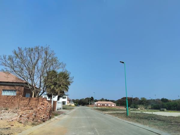 512 m² Land