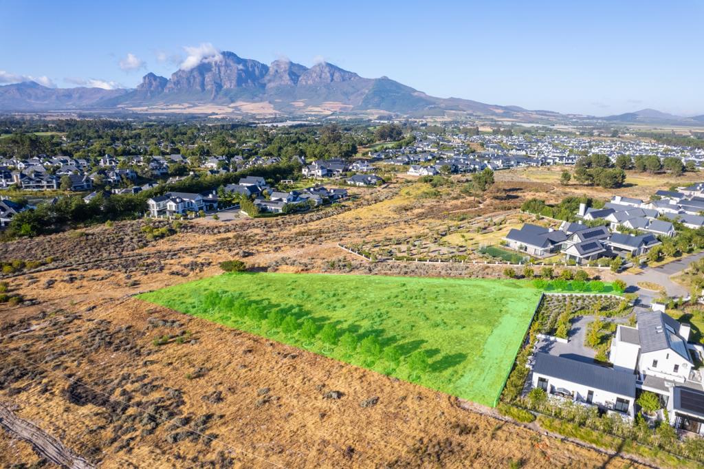 4 894 m² Land