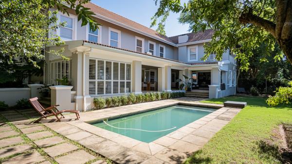 6 Bedroom House