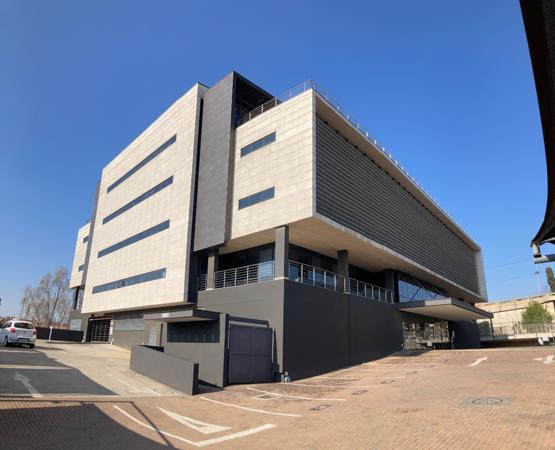 1 000  m² Commercial space