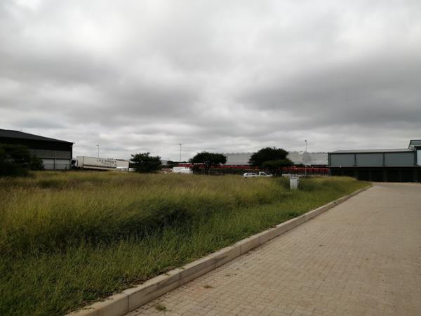 6 473 m² Land
