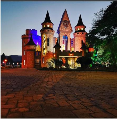 5 000  m² Commercial space