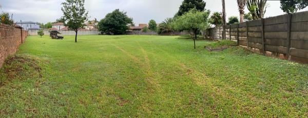 2 240 m² Land