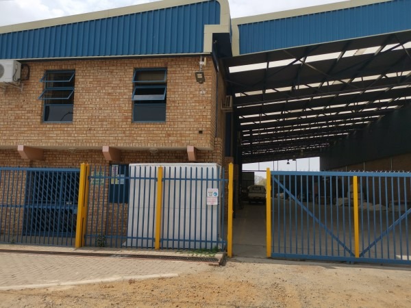 2 500  m² Industrial space