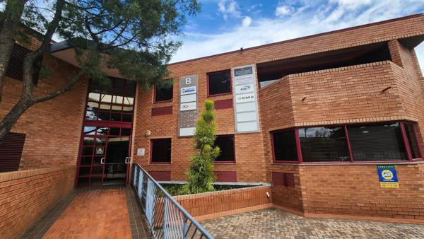 144  m² Commercial space