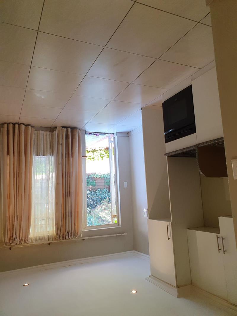 1 Bedroom House in Kensington B