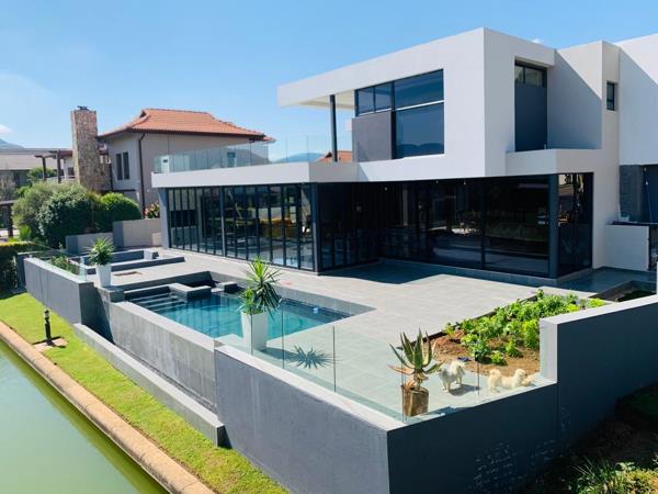 6 Bedroom House