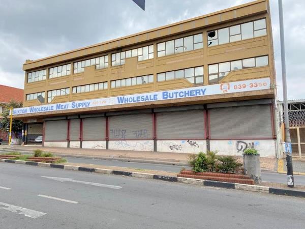 2 440  m² Commercial space