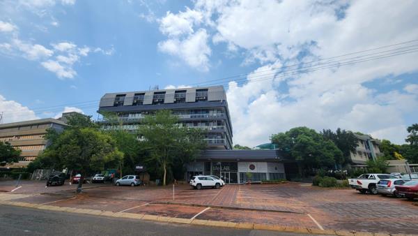 2 350  m² Commercial space