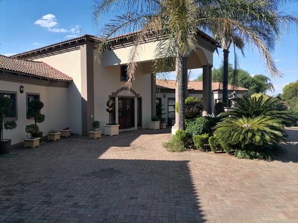 6 Bedroom House