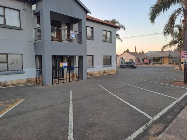 498  m² Commercial space