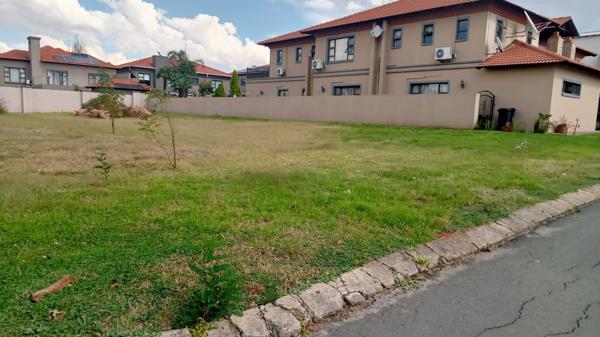 701 m² Land