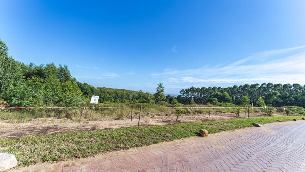 1 068 m² Land