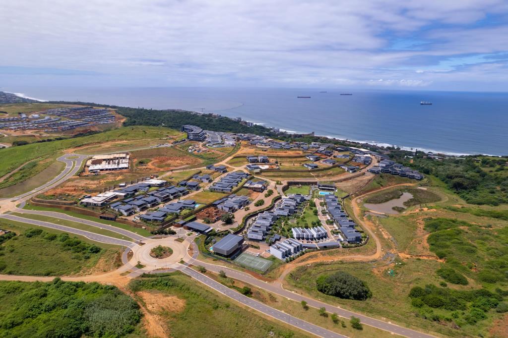 1 001 m² Land