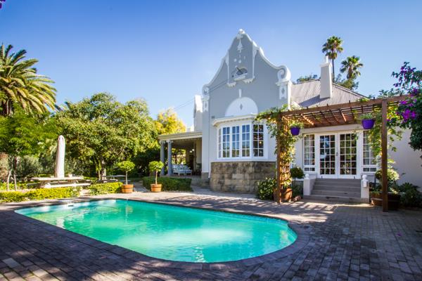 6 Bedroom House