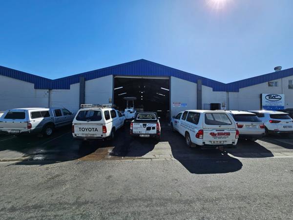 1 800  m² Industrial space