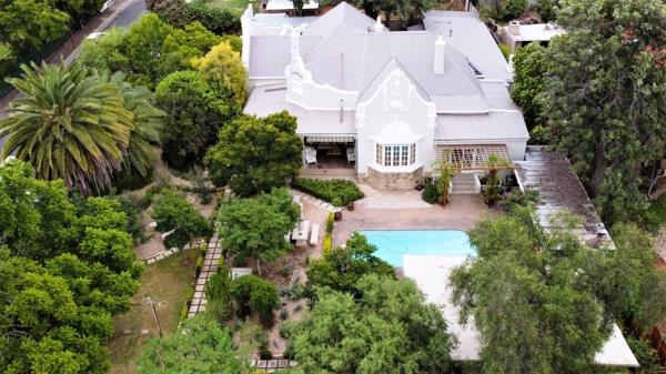 6 Bedroom House