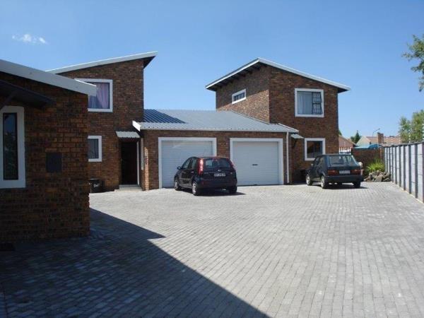 12 Bedroom Townhouse