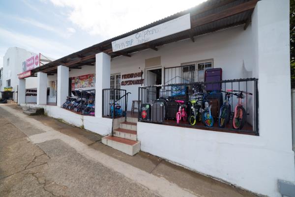 300  m² Retail Space