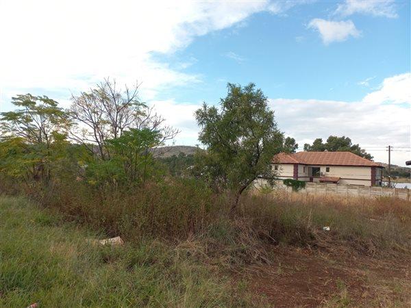1 150 m² Land