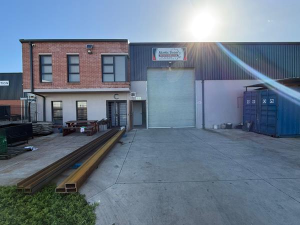 399  m² Industrial space