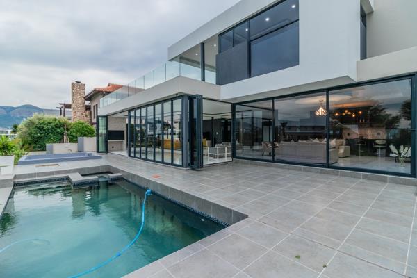 6 Bedroom House