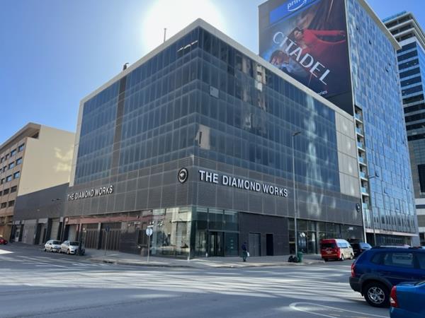 3 704 m² Commercial space