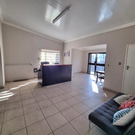 1 500  m² Commercial space