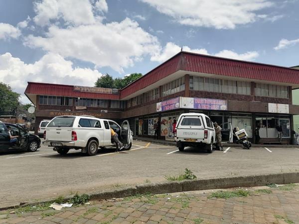 687  m² Commercial space