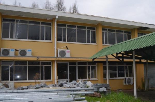 3 000  m² Commercial space