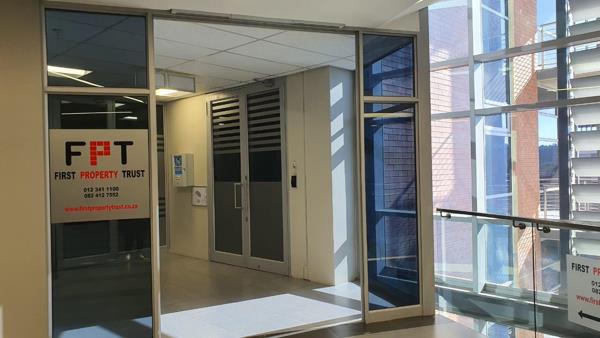 483 m² Commercial space