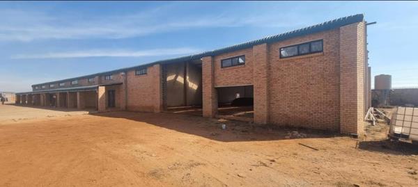 1 350 m² Commercial space